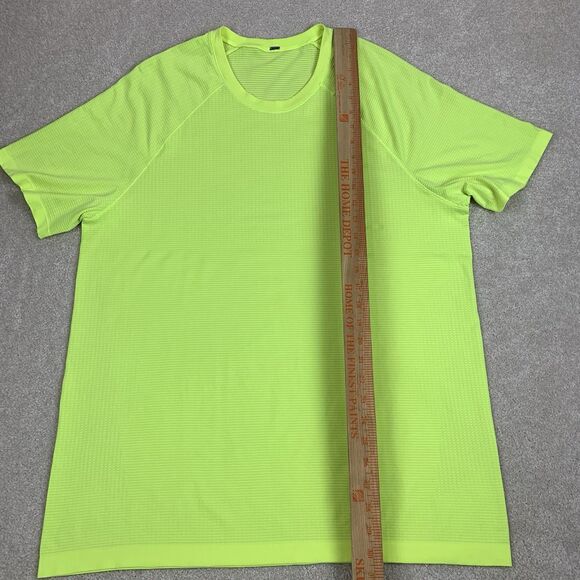 Lululemon Metal Vent Tech T Shirt Men Size XL Neon Green Yellow Gym Workout - Picture 15 of 16